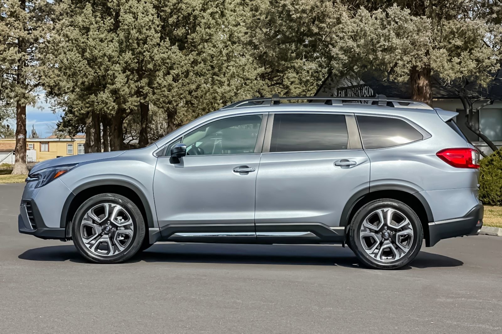 Used 2023 Subaru Ascent Touring image 8
