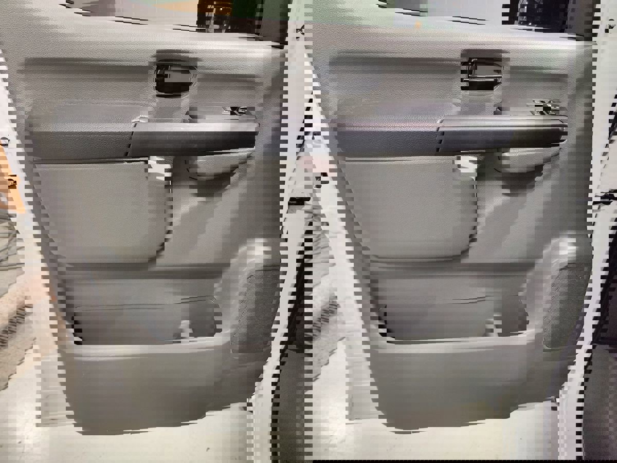 Used 2021 Nissan NV 2500 SV image 21