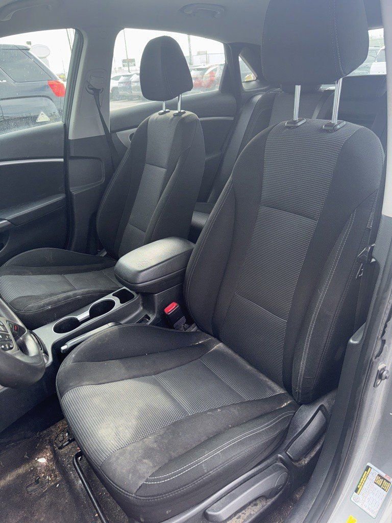 Used 2017 Hyundai Elantra GT image 6