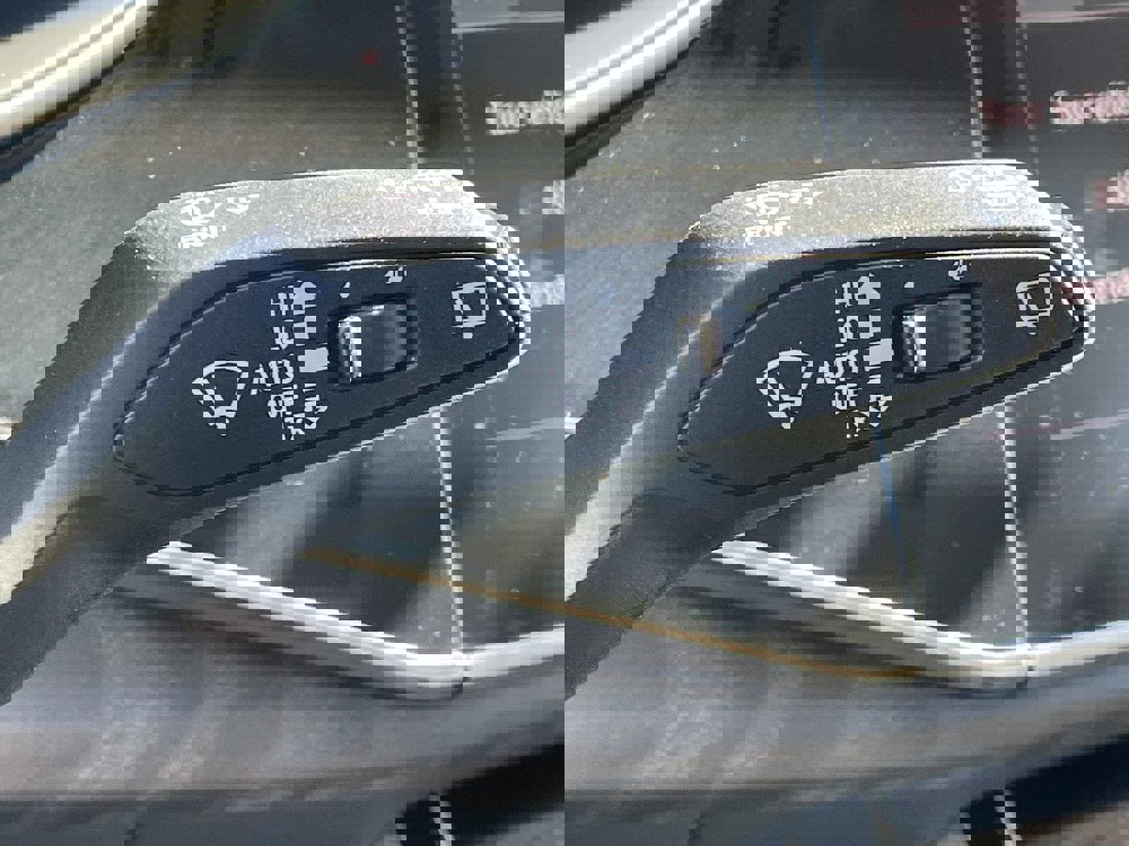 Used 2025 Audi Q8 Prestige w/ Prestige Package image 27