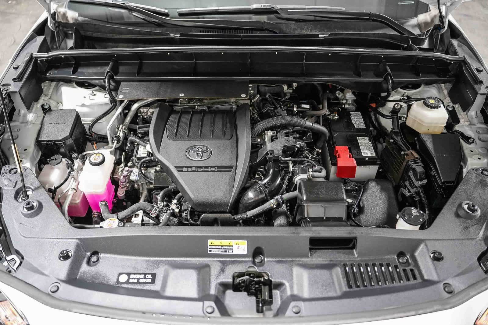 Used 2024 Toyota Highlander XLE FWD image 27