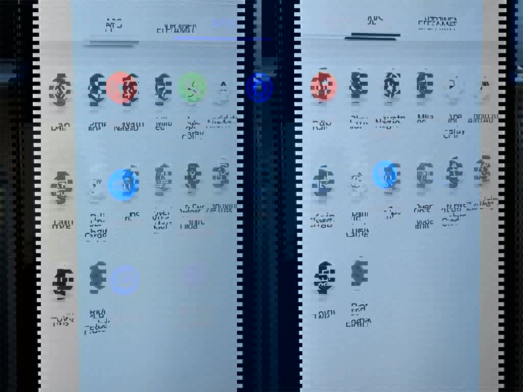 Used 2022 Ford F150 Lightning Lariat image 20