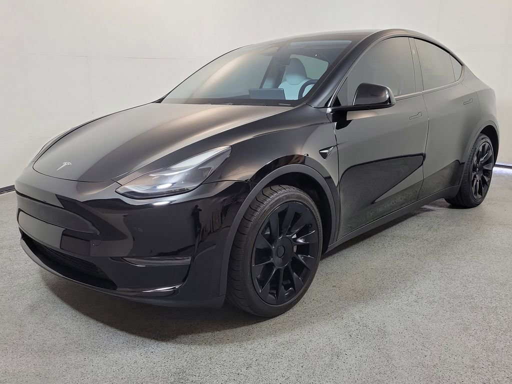 Used 2024 Tesla Model Y Long Range RWD image 3