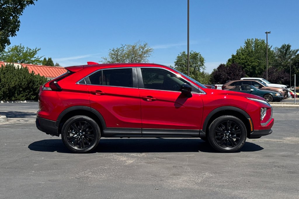 New 2026 Mitsubishi Eclipse Cross LE AWD/4WD image 3