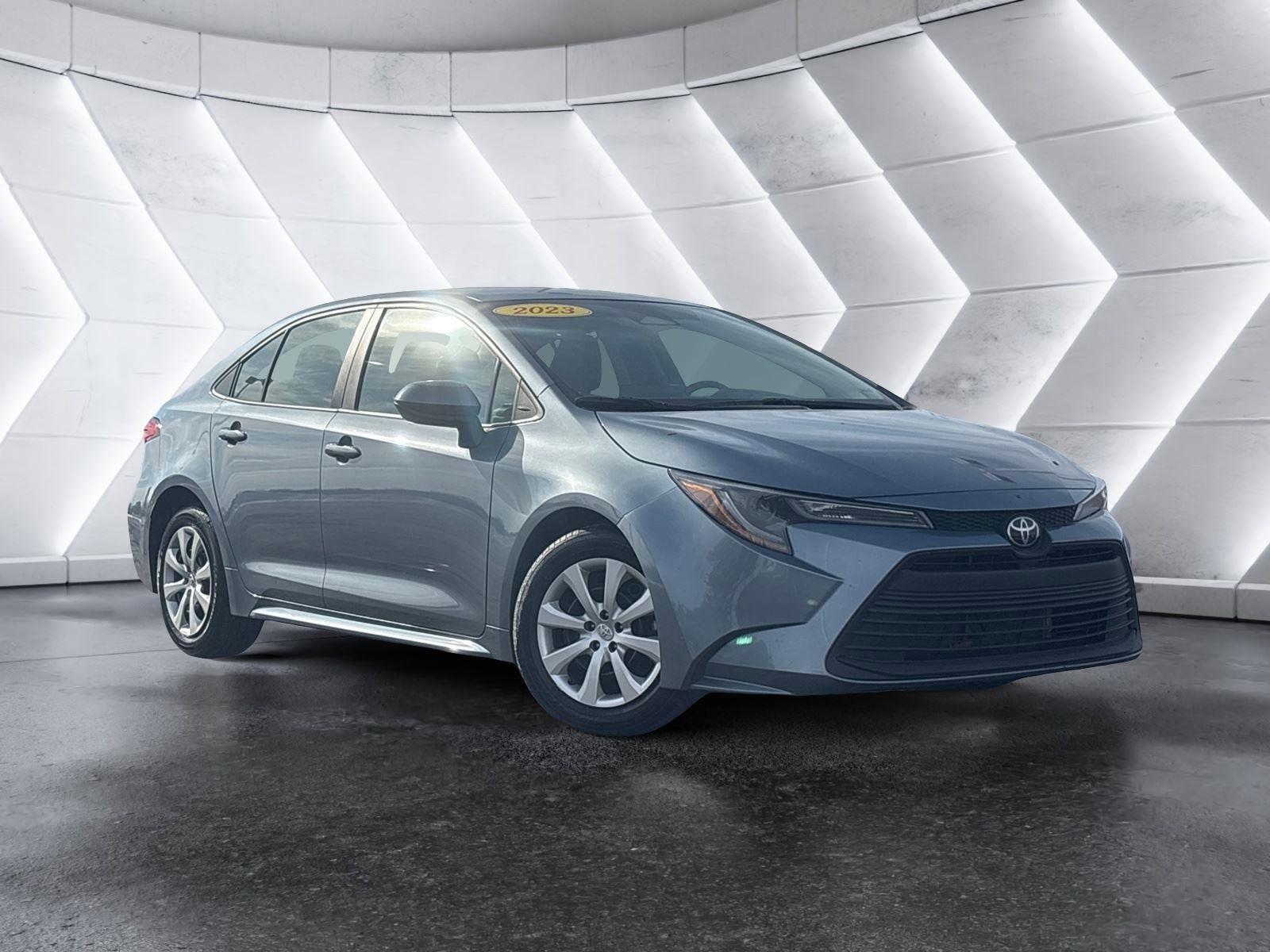 Used 2023 Toyota Corolla LE FWD image 1