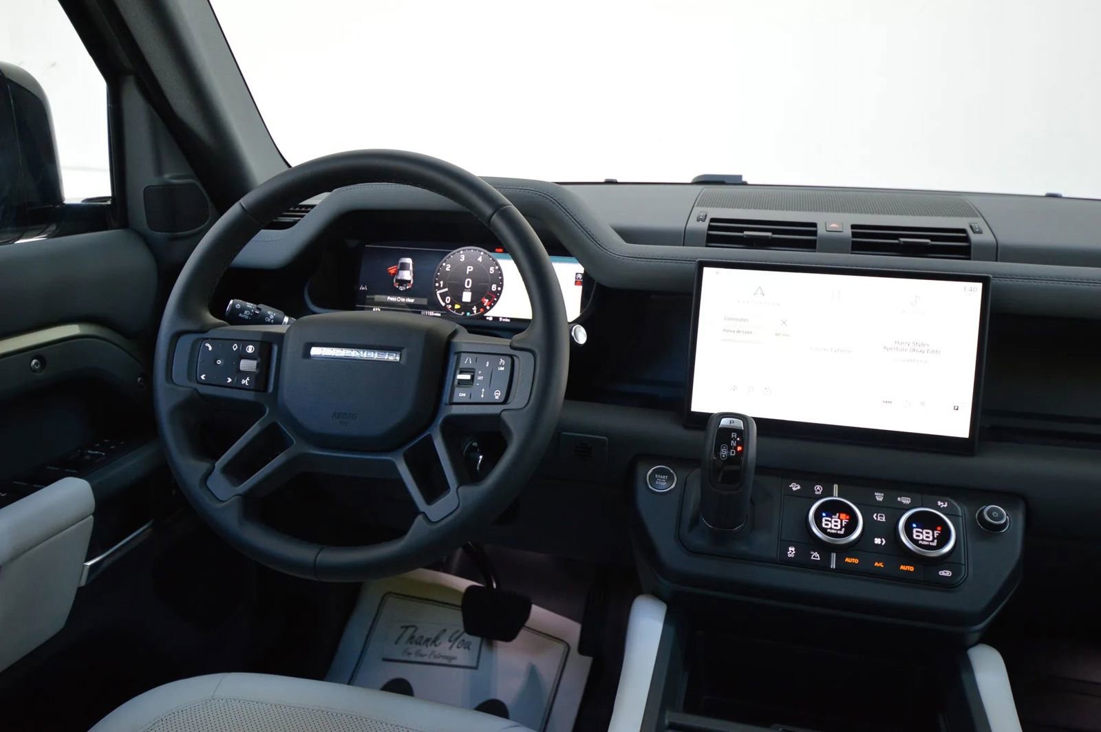 Used 2025 Land Rover Defender 110 X-Dynamic SE image 30