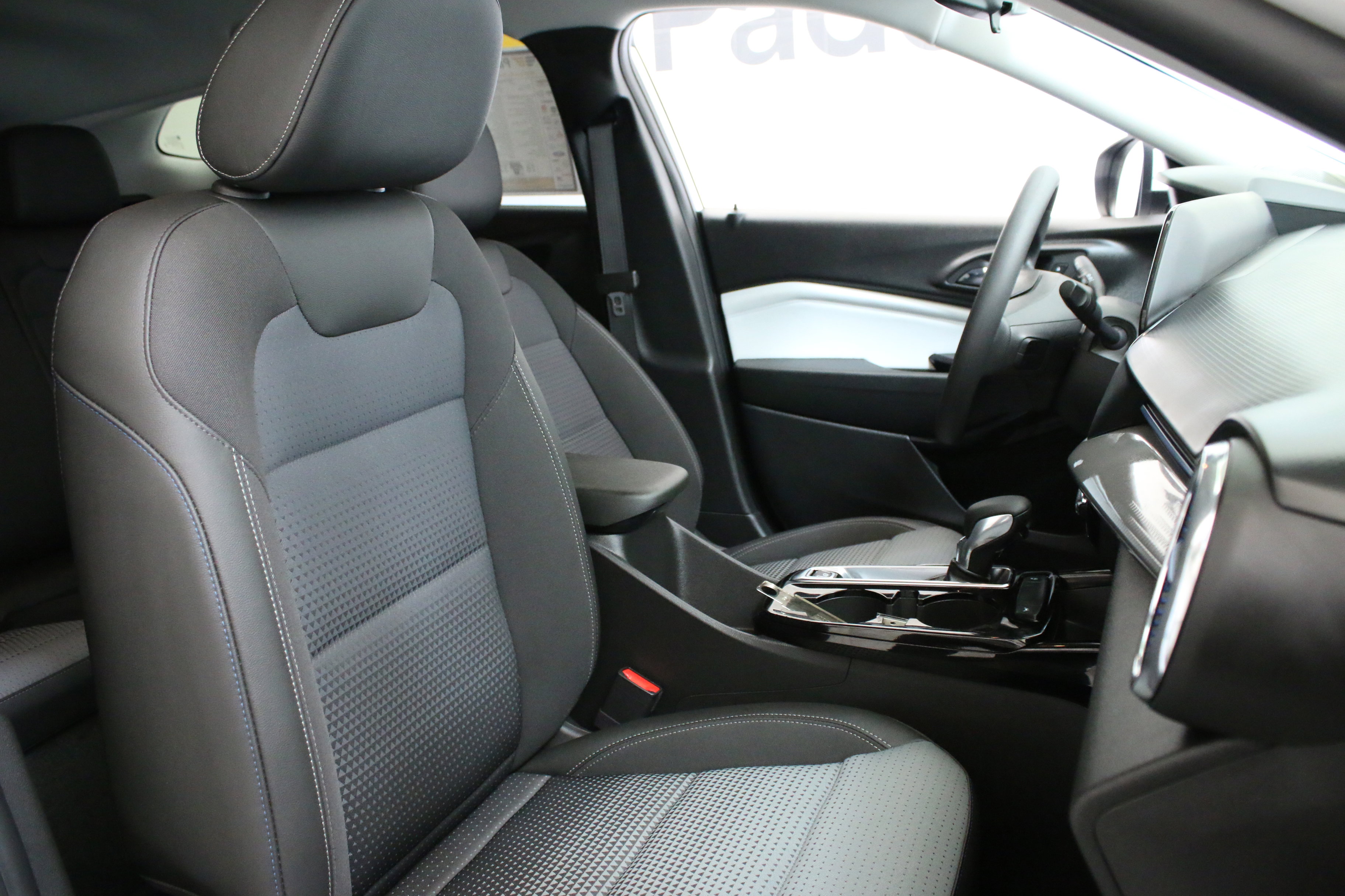 Used 2024 Chevrolet Trax LT image 30