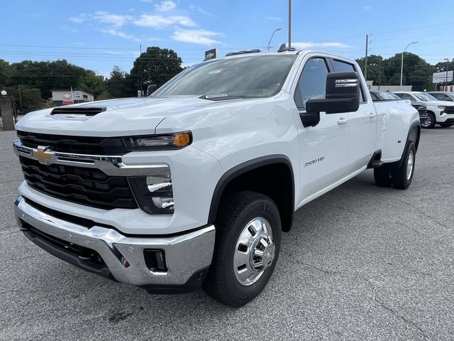 New 2026 Chevrolet Silverado 3500 LT w/ All Star Edition AWD/4WD image 6