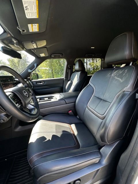 Used 2025 Nissan Armada SL AWD/4WD image 14