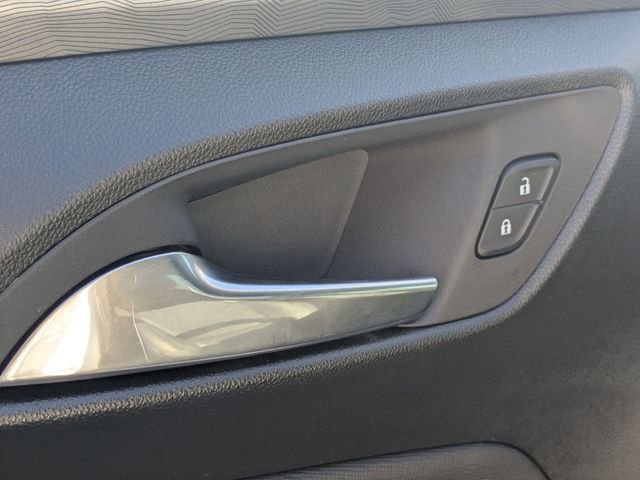 Used 2025 Buick Envista Sport Touring image 13