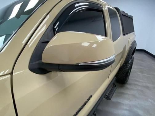 Used 2017 Toyota Tacoma TRD Off-Road w/ Tow Package AWD/4WD image 13