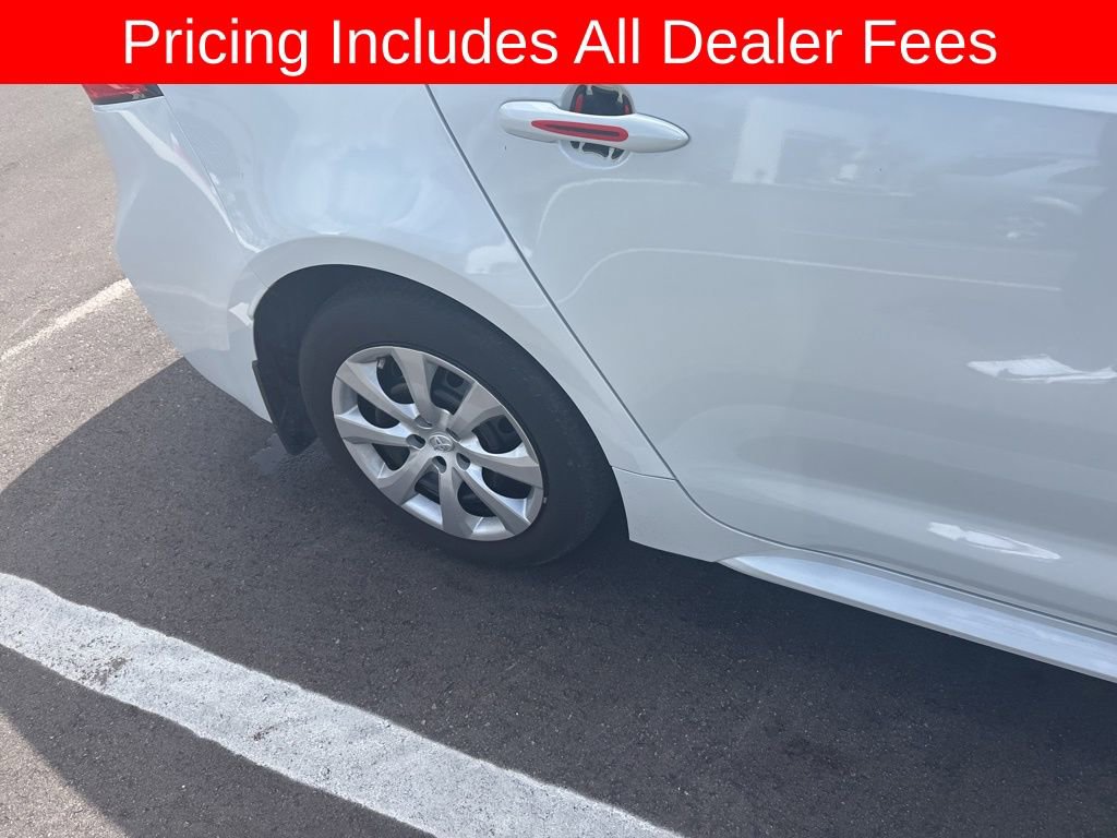 Used 2025 Toyota Corolla LE FWD image 12