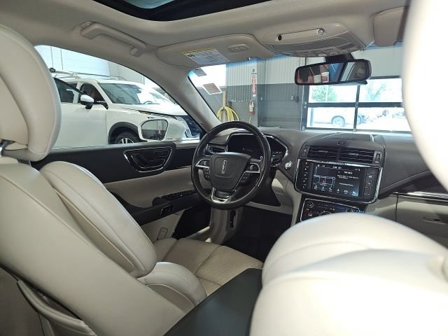 Used 2018 Lincoln Continental Select w/ Continental Climate Package AWD/4WD image 24
