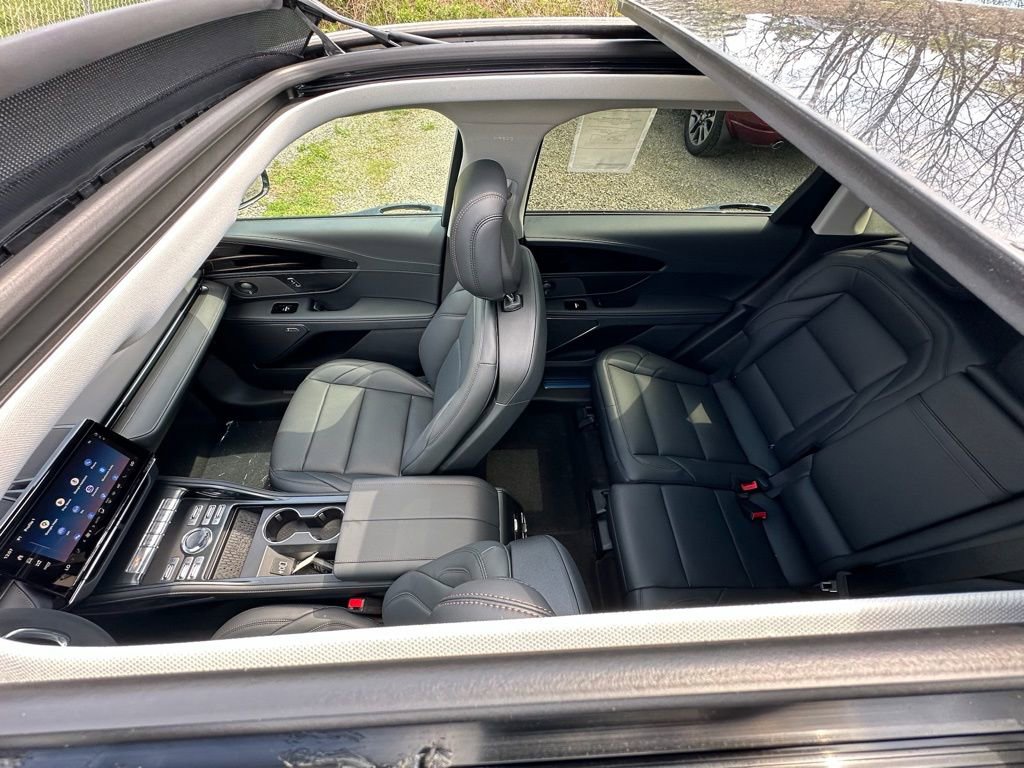 New 2026 Lincoln Nautilus Premier w/ Equipment Group 102A AWD/4WD image 6
