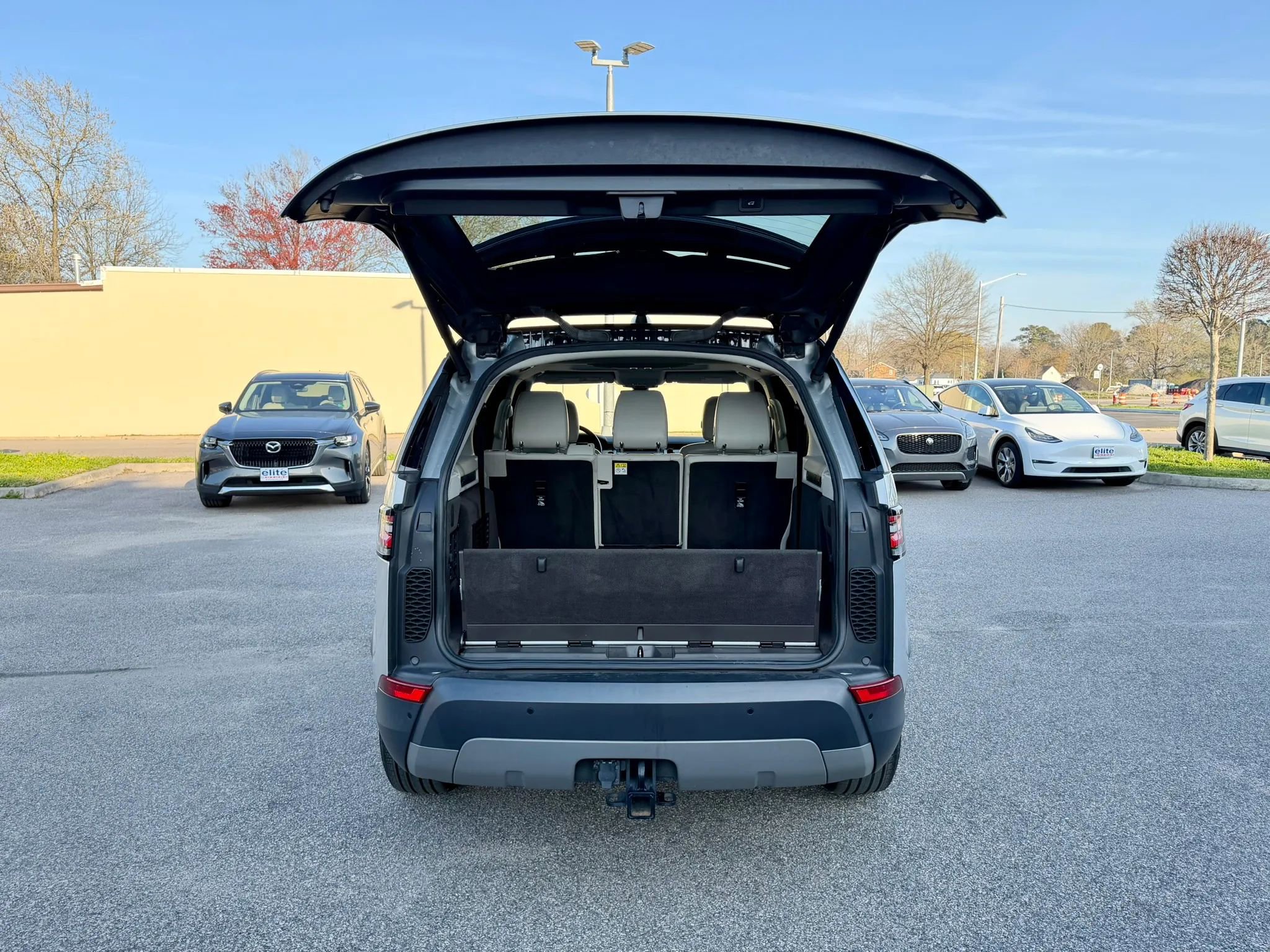 Used 2019 Land Rover Discovery HSE AWD/4WD image 10
