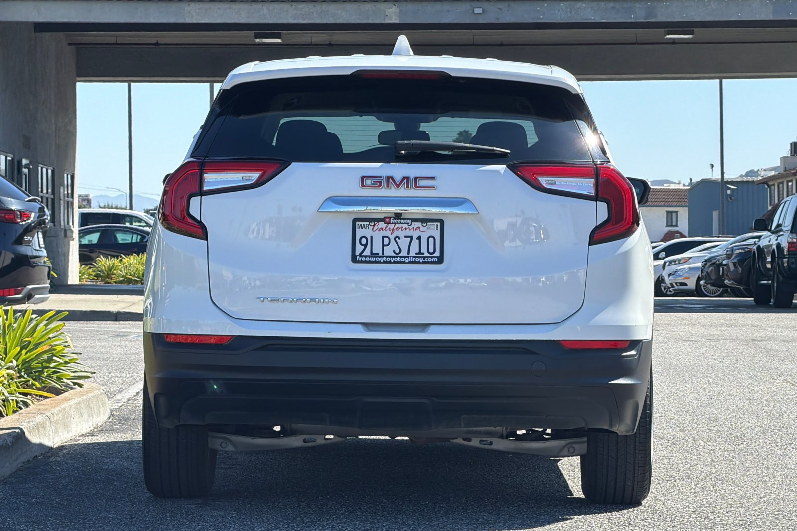 Used 2024 GMC Terrain SLE FWD image 5
