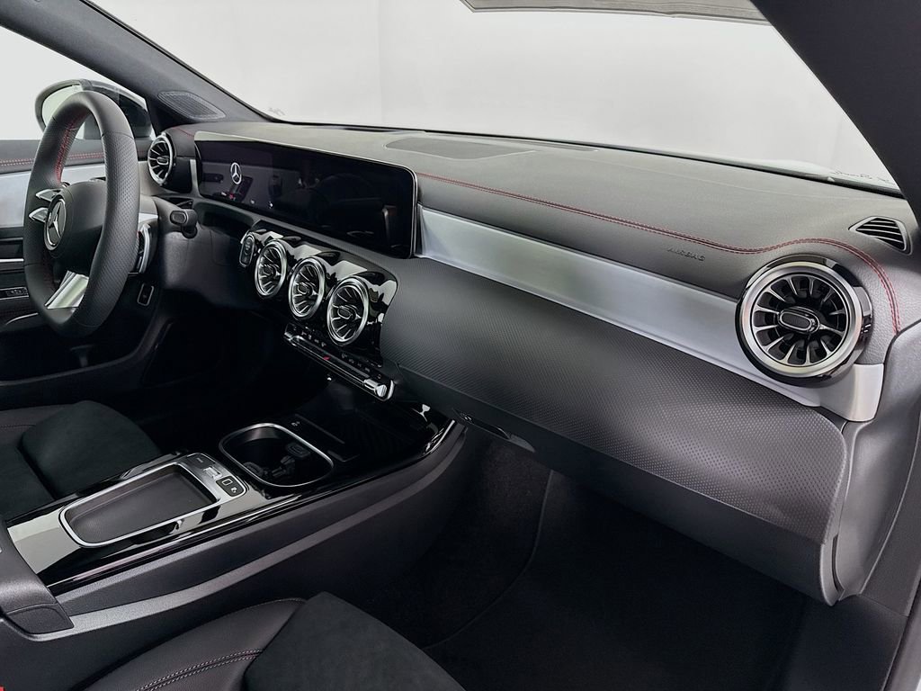 Used 2026 Mercedes-Benz CLA 250 4MATIC image 28