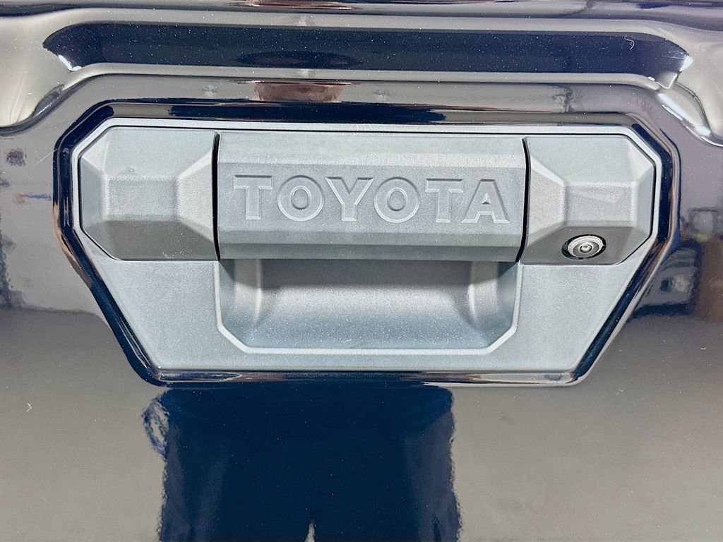 Certified 2024 Toyota Tacoma TRD Sport w/ TRD Sport Upgrade Package AWD/4WD image 18