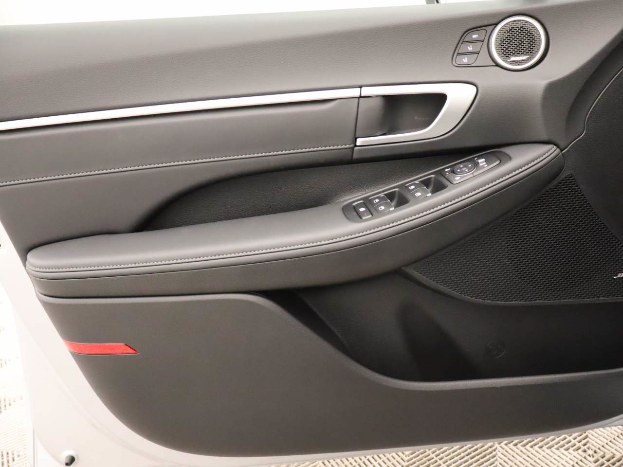 New 2026 Hyundai Sonata Limited FWD image 17