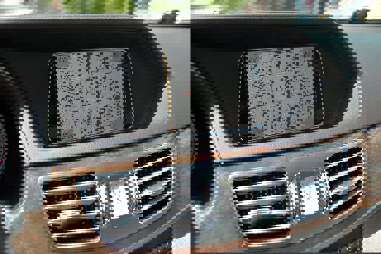 Used 2014 Mercedes-Benz E 350 Sedan w/ Premium 1 Package image 20