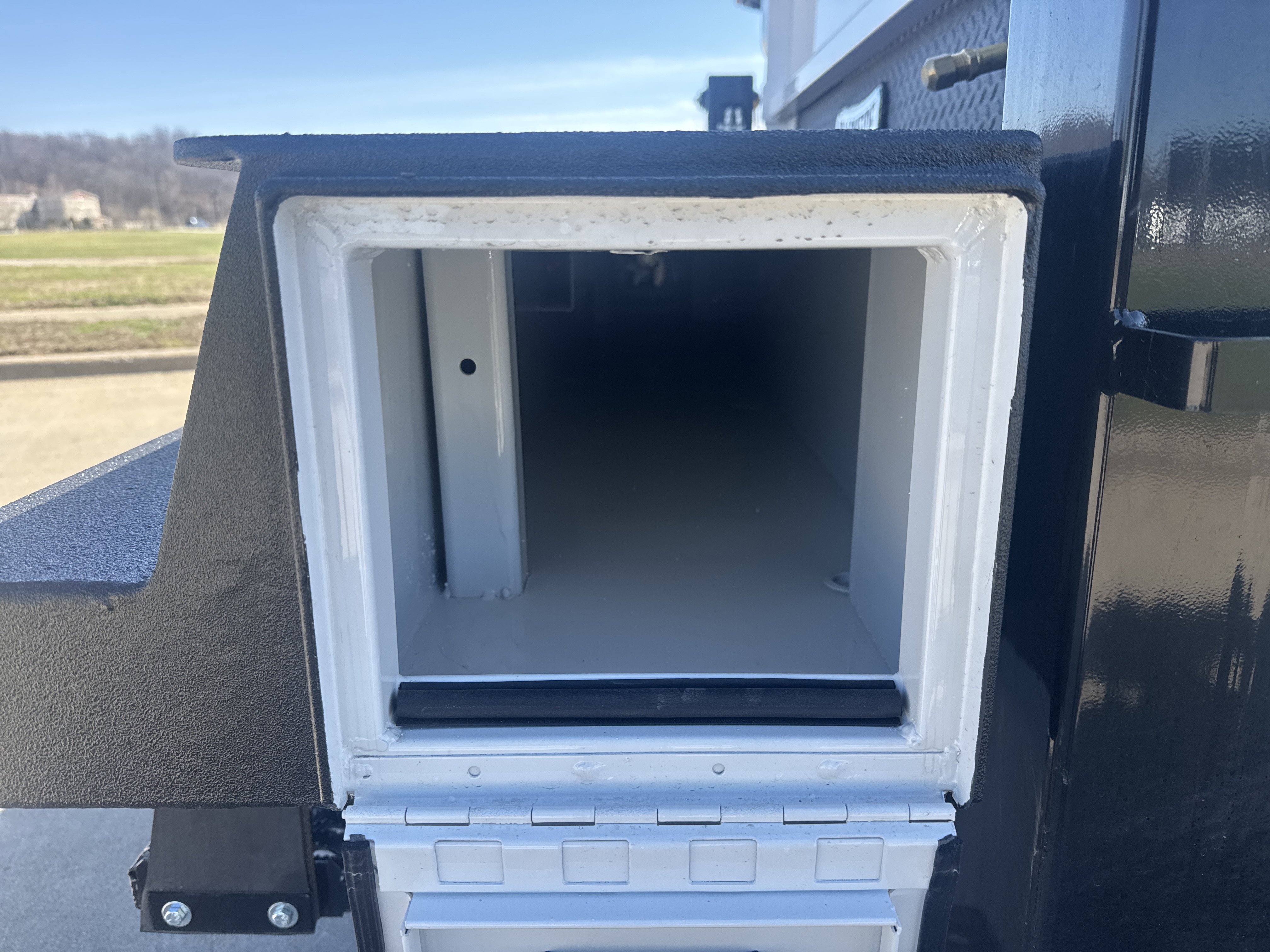 New 2026 Ford F550 4x4 Supercab Super Duty image 8