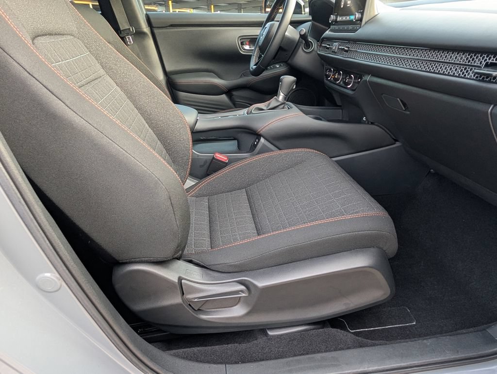 Used 2025 Honda HR-V Sport image 22