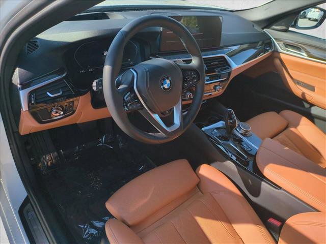 Used 2023 BMW 540i w/ Premium Package image 10