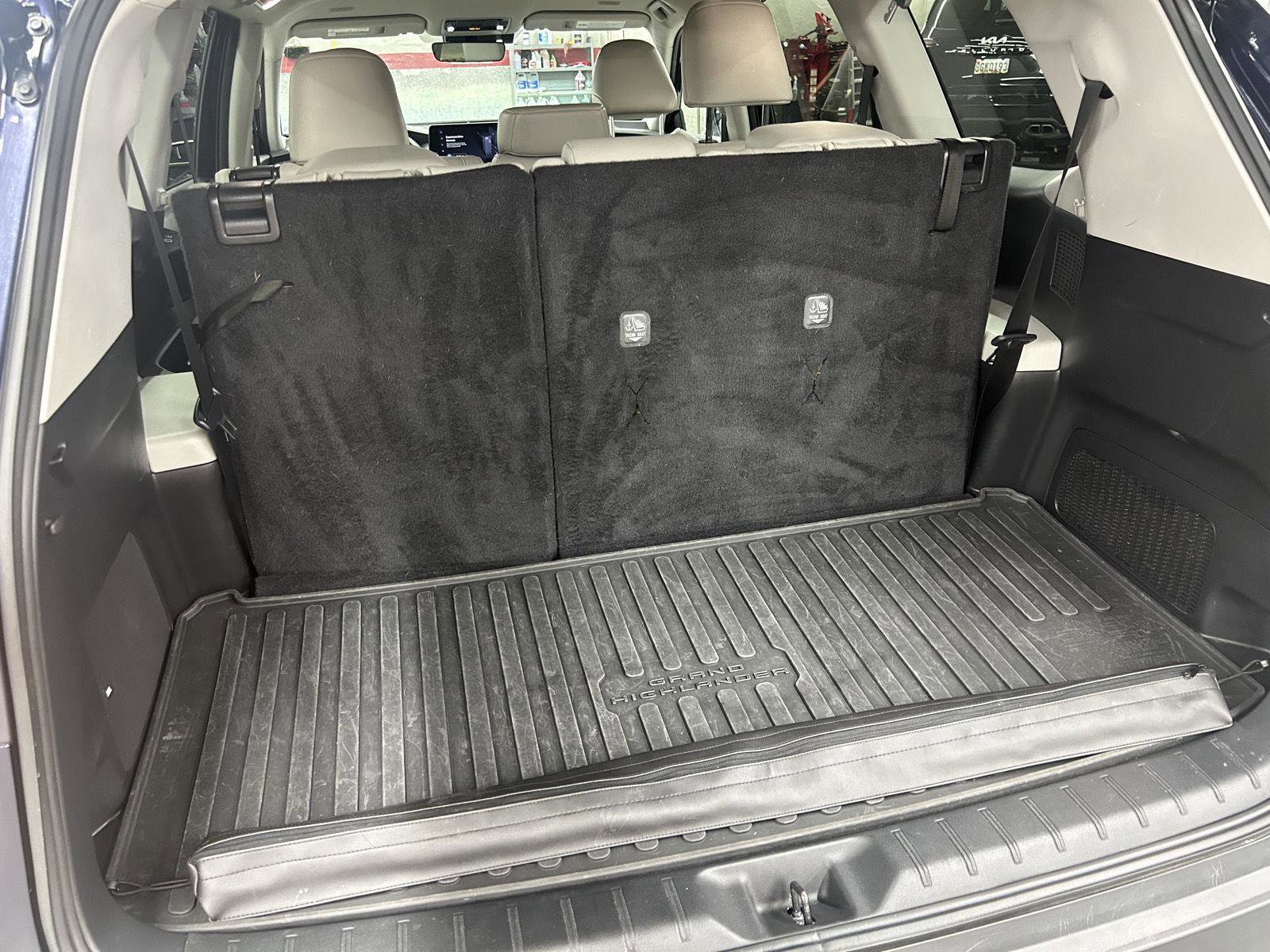 Used 2024 Toyota Grand Highlander Limited image 9