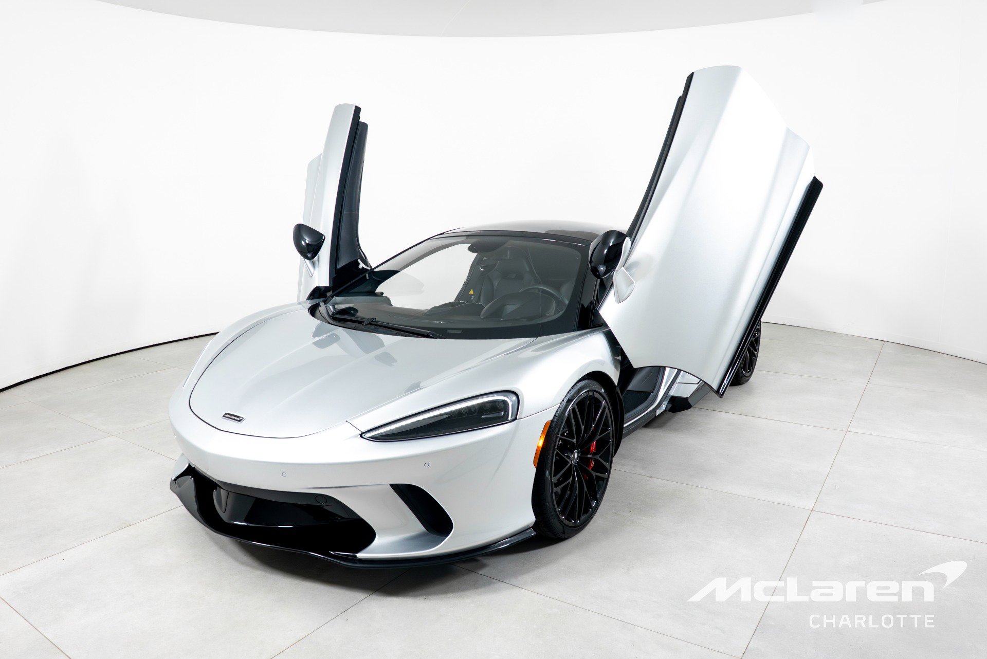 Used 2023 McLaren GT RWD image 5