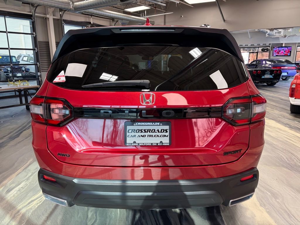 Used 2025 Honda Pilot Sport image 33