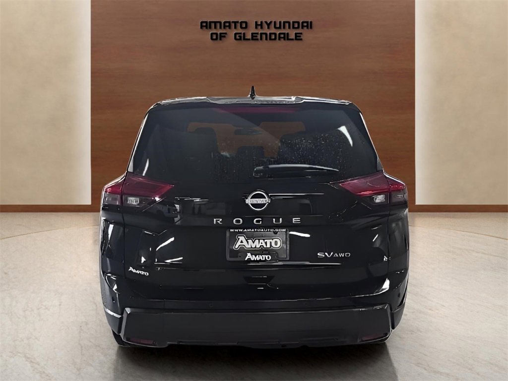 Used 2024 Nissan Rogue SV image 6