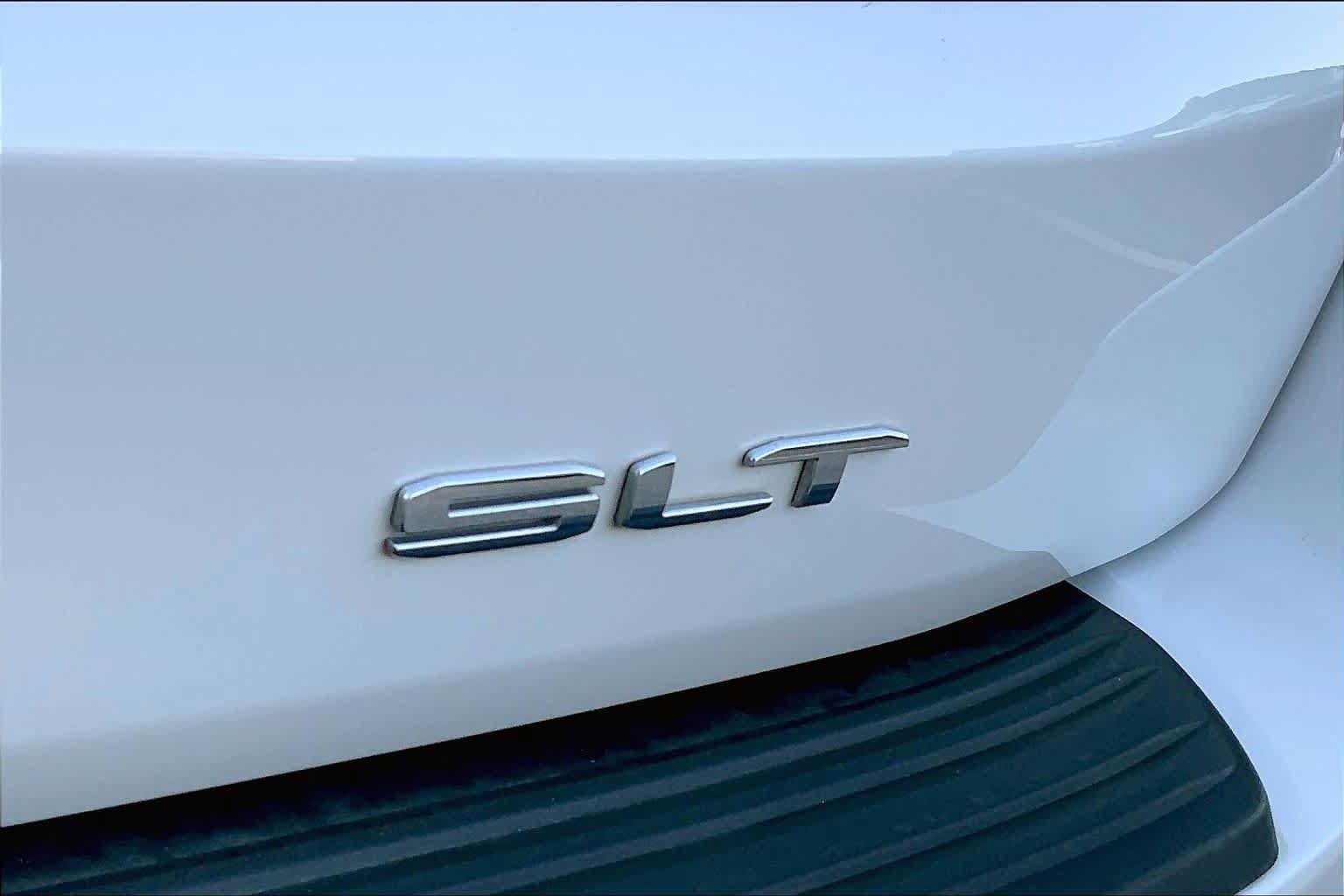 Used 2023 GMC Yukon SLT w/ SLT Premium Package RWD image 9