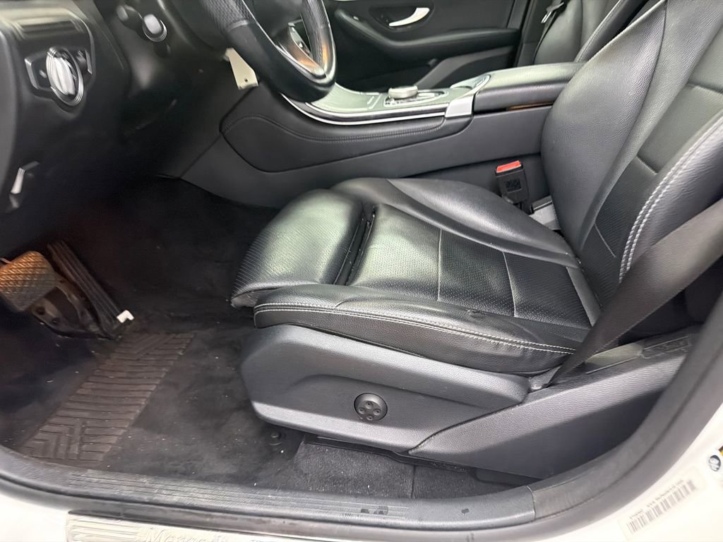 Used 2019 Mercedes-Benz GLC 300 w/ Premium Package image 10