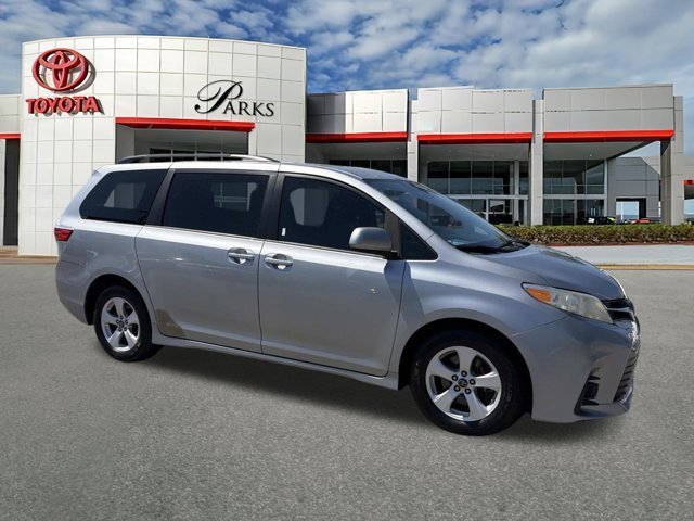 Used 2018 Toyota Sienna LE