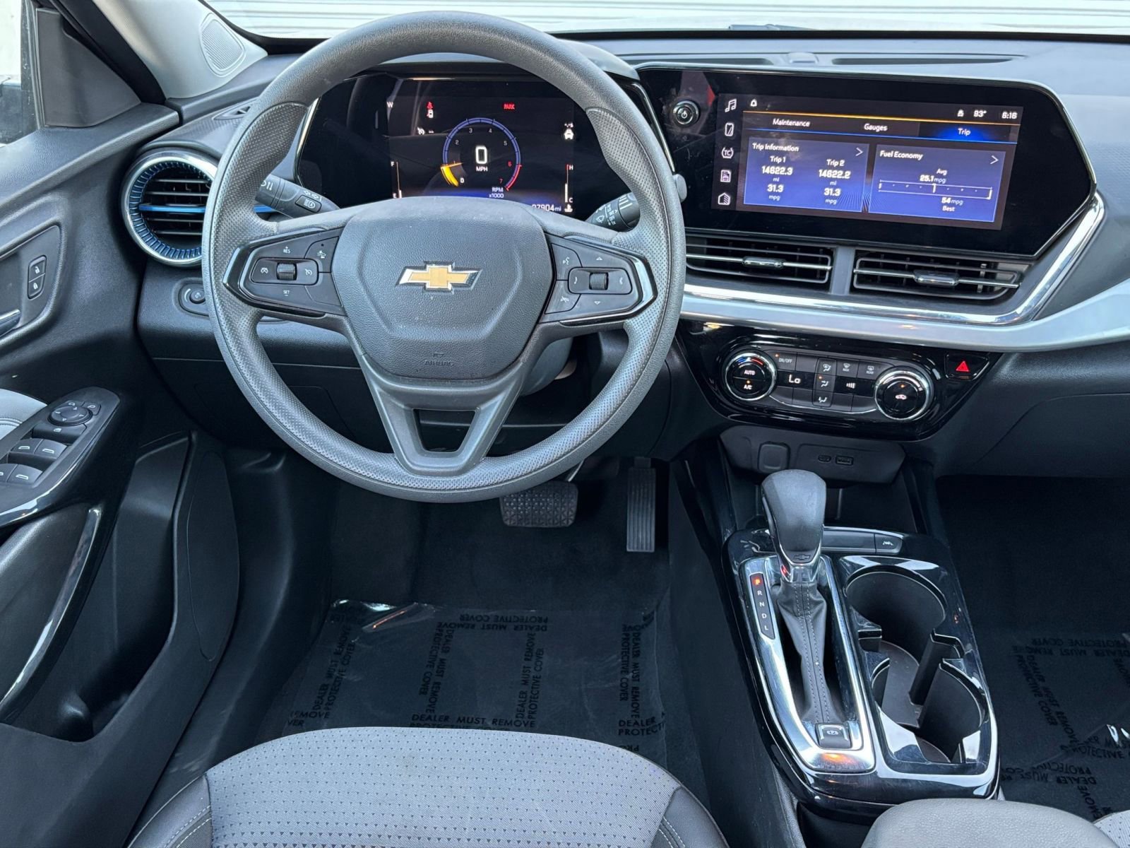 Used 2025 Chevrolet Trax LT FWD image 33