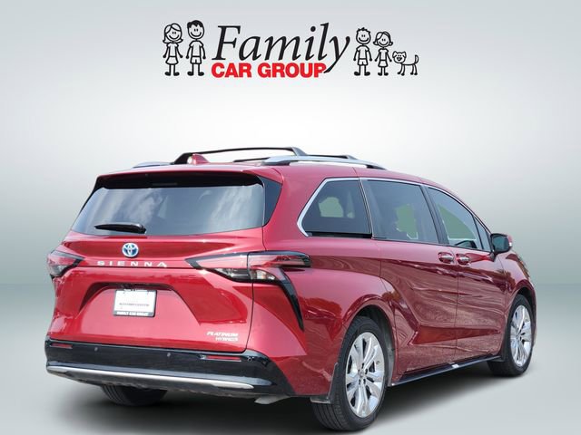 Certified 2024 Toyota Sienna Platinum FWD image 4