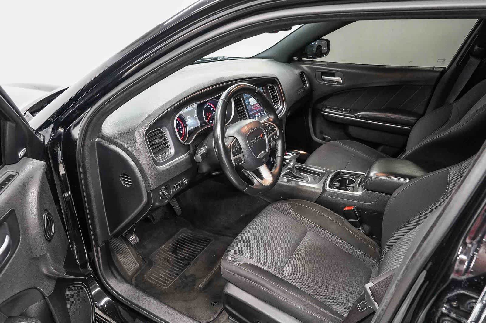 Used 2016 Dodge Charger R/T RWD image 17