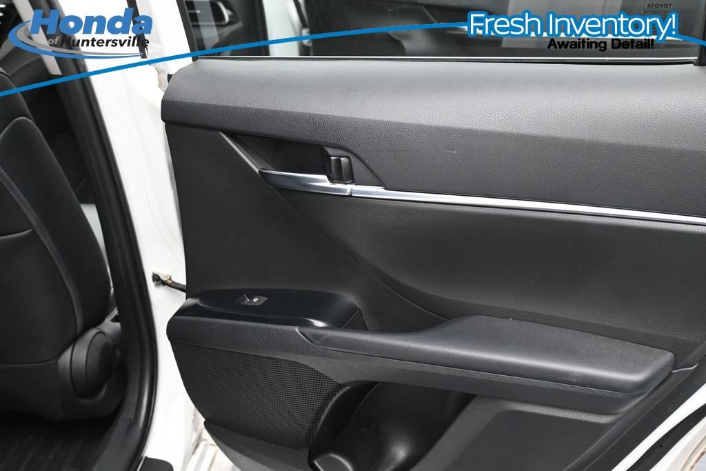 Used 2020 Toyota Camry SE FWD image 15