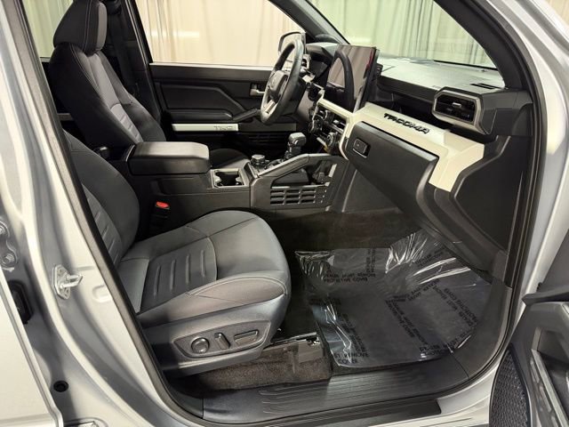 Used 2024 Toyota Tacoma TRD Sport w/ TRD Sport Upgrade Package image 7
