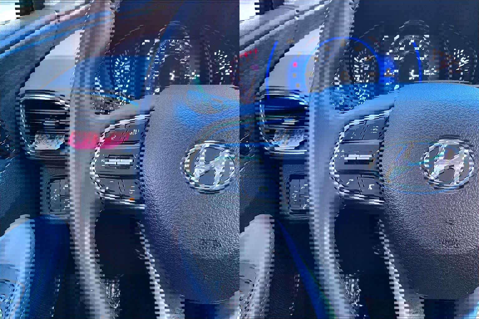 Used 2020 Hyundai Santa Fe Limited image 24