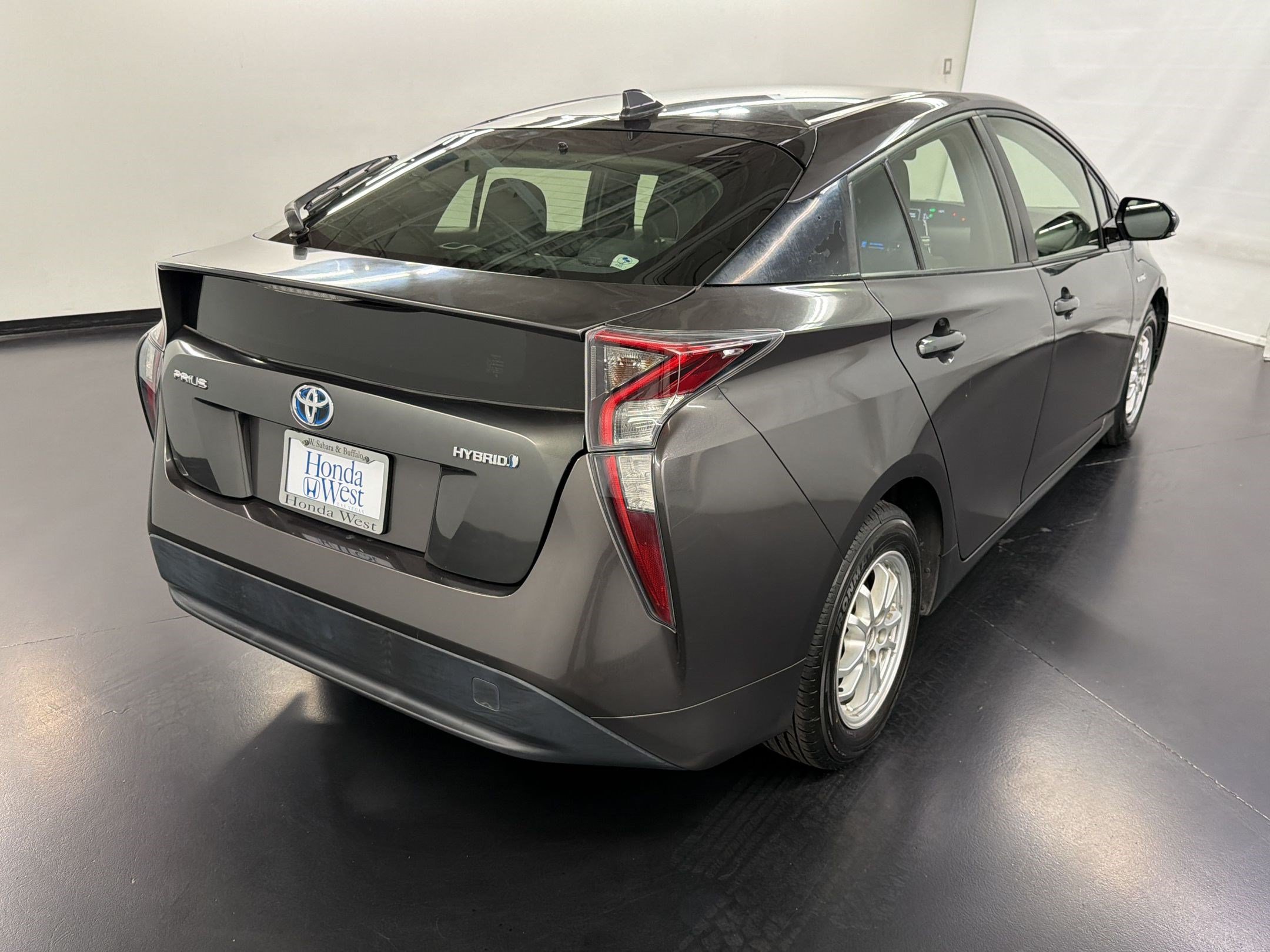 Used 2016 Toyota Prius Three FWD image 9