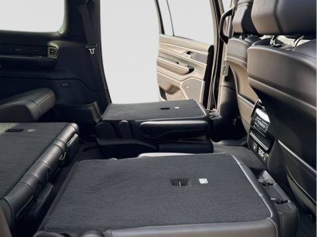 New 2026 Jeep Grand Wagoneer L 4WD w/ Premium Group I image 30