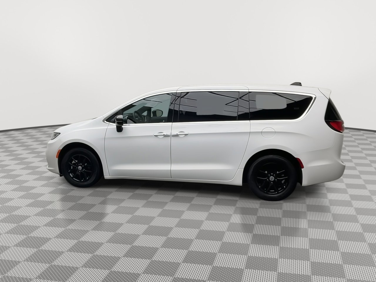 Used 2025 Chrysler Pacifica Select FWD image 34