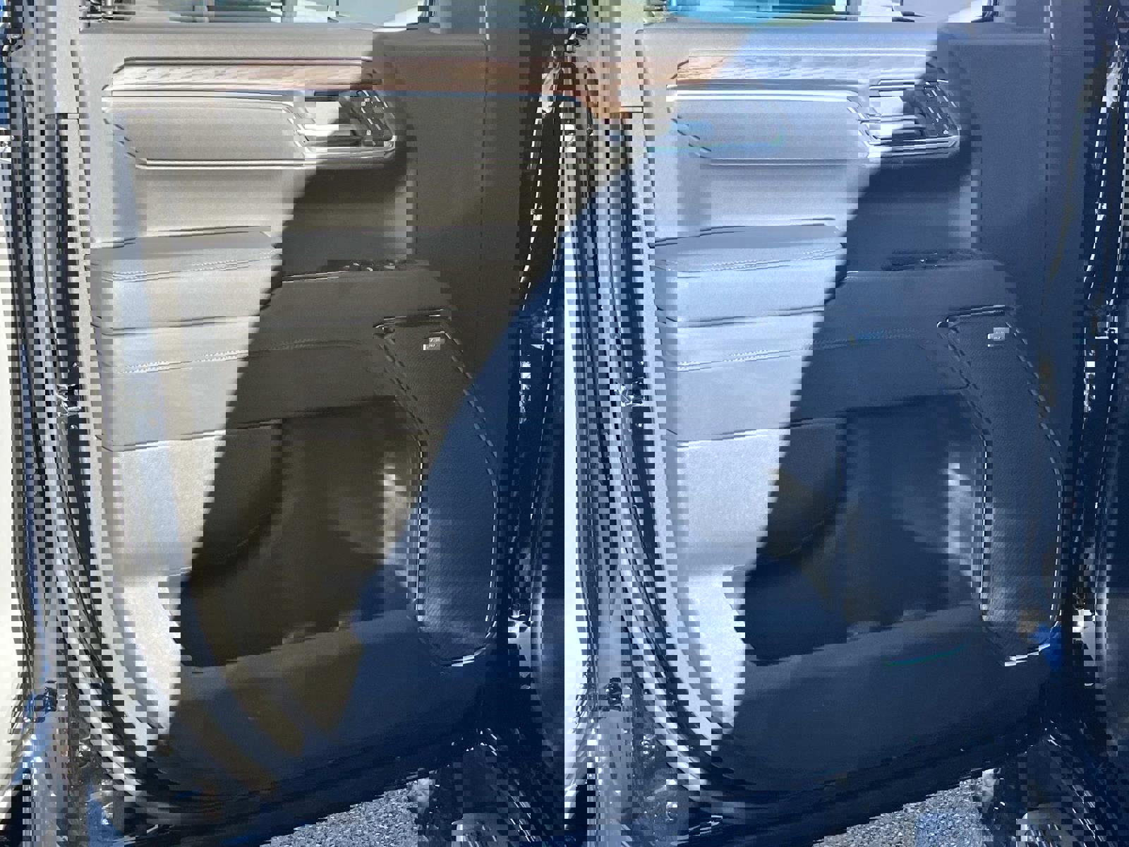 New 2026 GMC Sierra 1500 SLT w/ SLT Premium Plus Package image 19