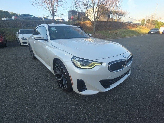 Used 2025 BMW 230i xDrive Coupe w/ Premium Package image 4