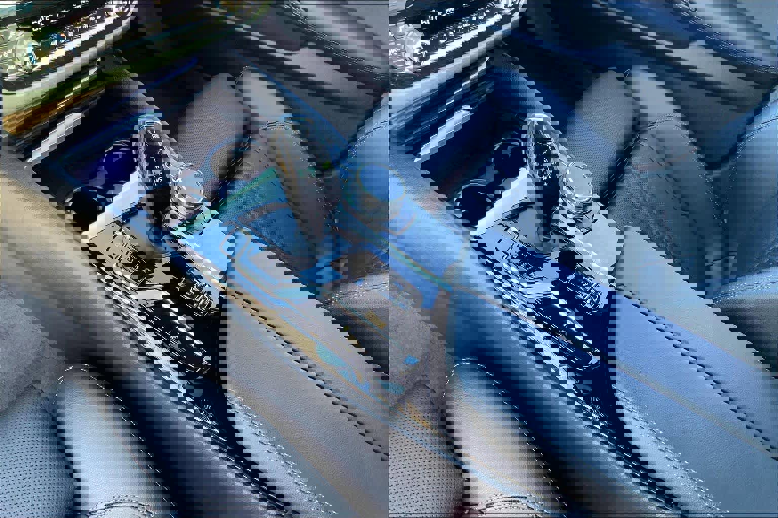 Used 2023 BMW 530i w/ Premium Package image 17