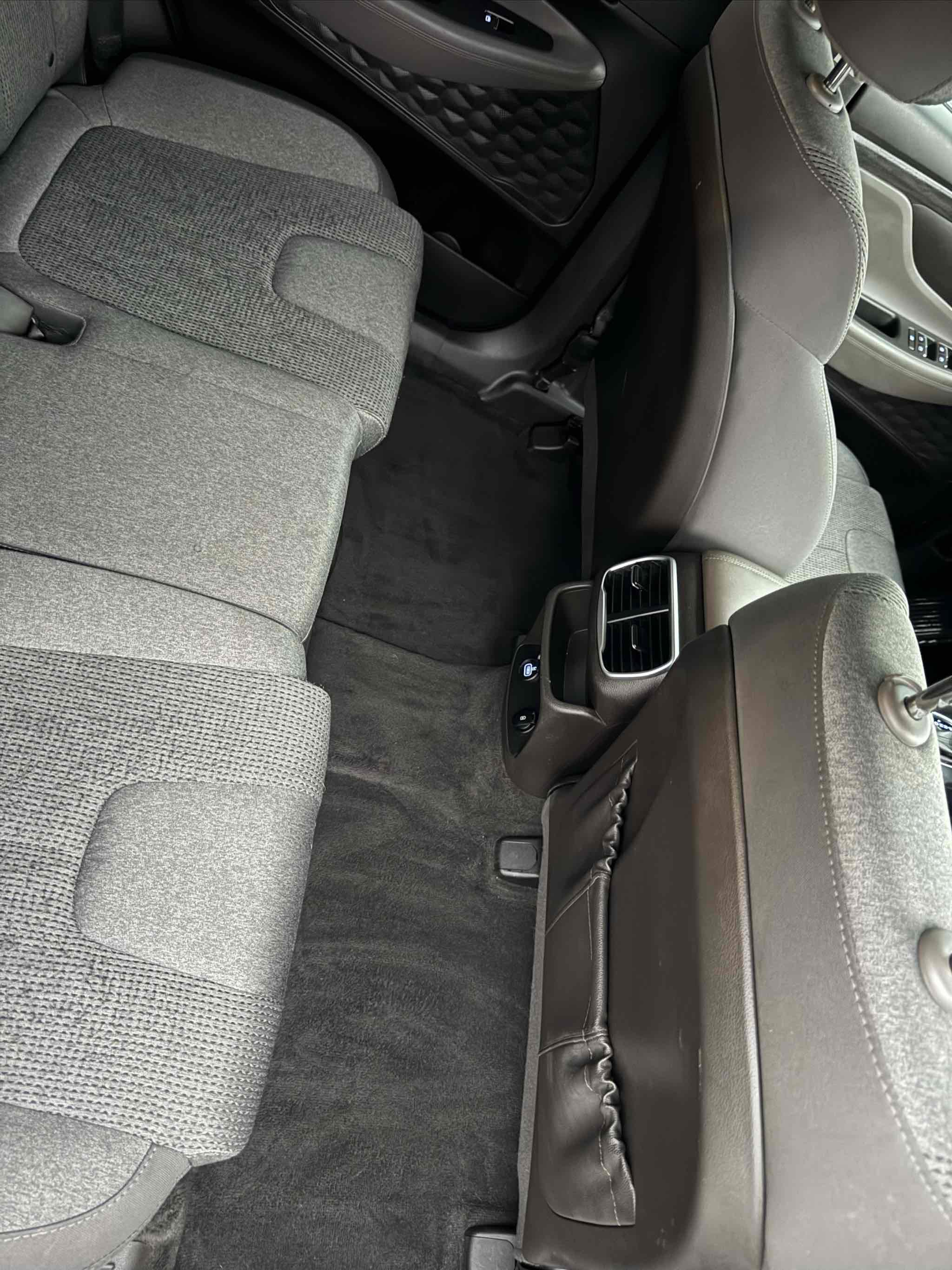 Used 2020 Hyundai Santa Fe SE image 57