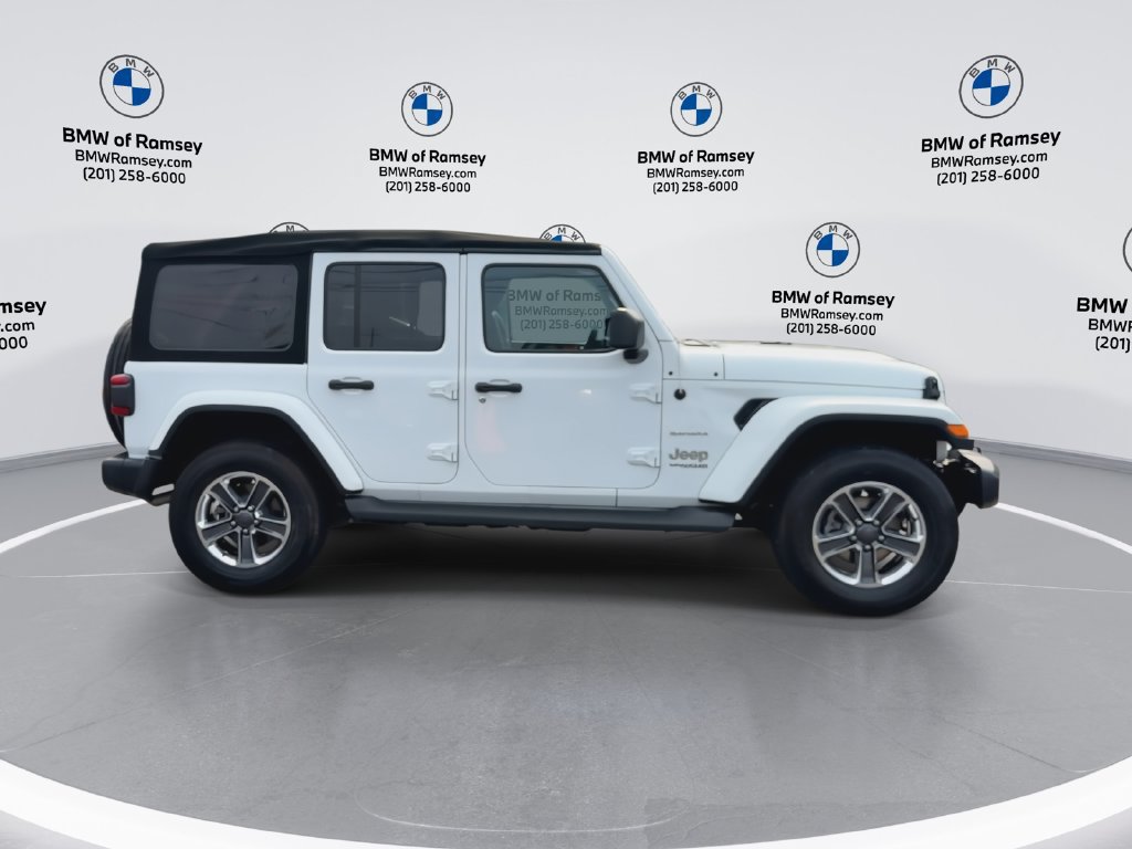 Used 2018 Jeep Wrangler Unlimited Sahara AWD/4WD image 9