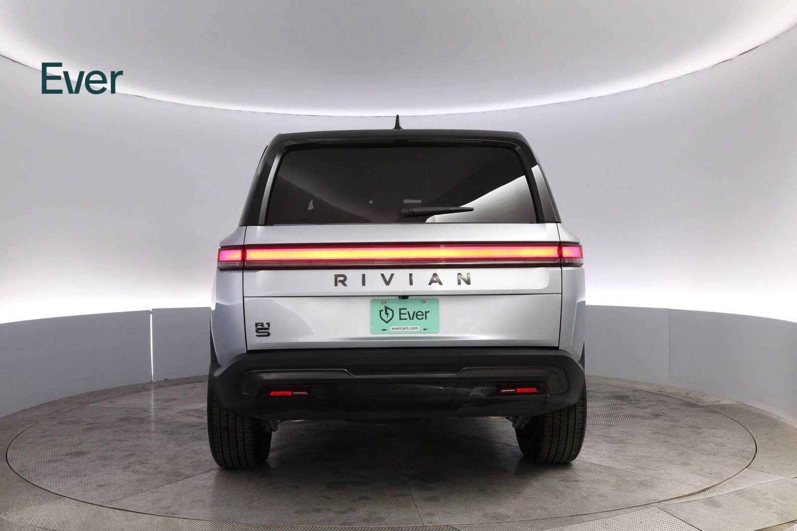 Used 2026 Rivian R1S Adventure AWD/4WD image 16
