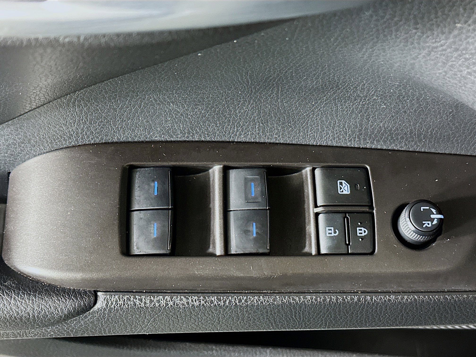 Used 2024 Toyota Camry SE image 14